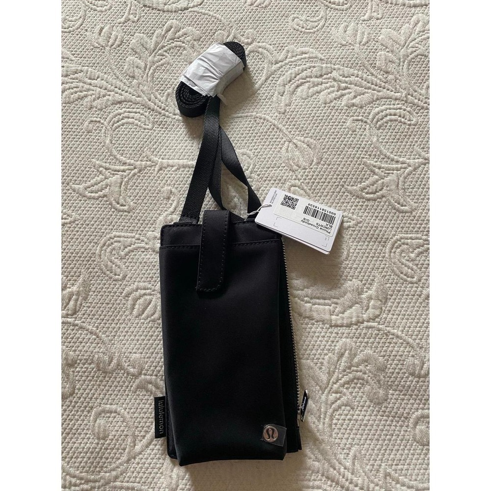 NWT Lululemon Phone Crossbody Black Nylon Purse Wallet Lightweight Travel